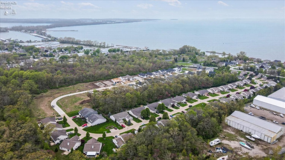 340 Lighthouse Oval, Marblehead, 43440, 2 Bedrooms Bedrooms, ,2 BathroomsBathrooms,Residential,For Sale,Lighthouse Oval,20261037