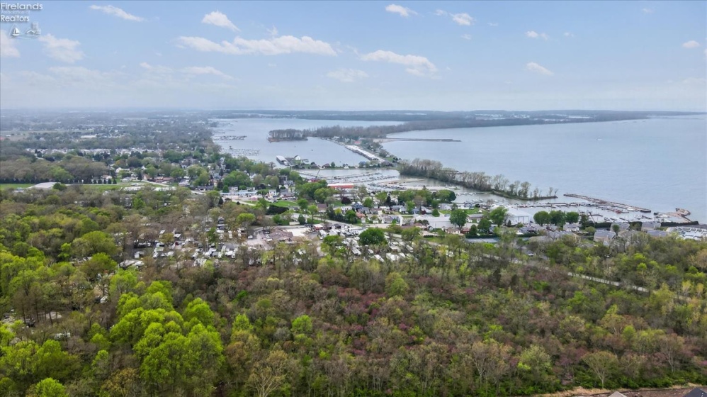340 Lighthouse Oval, Marblehead, 43440, 2 Bedrooms Bedrooms, ,2 BathroomsBathrooms,Residential,For Sale,Lighthouse Oval,20261037