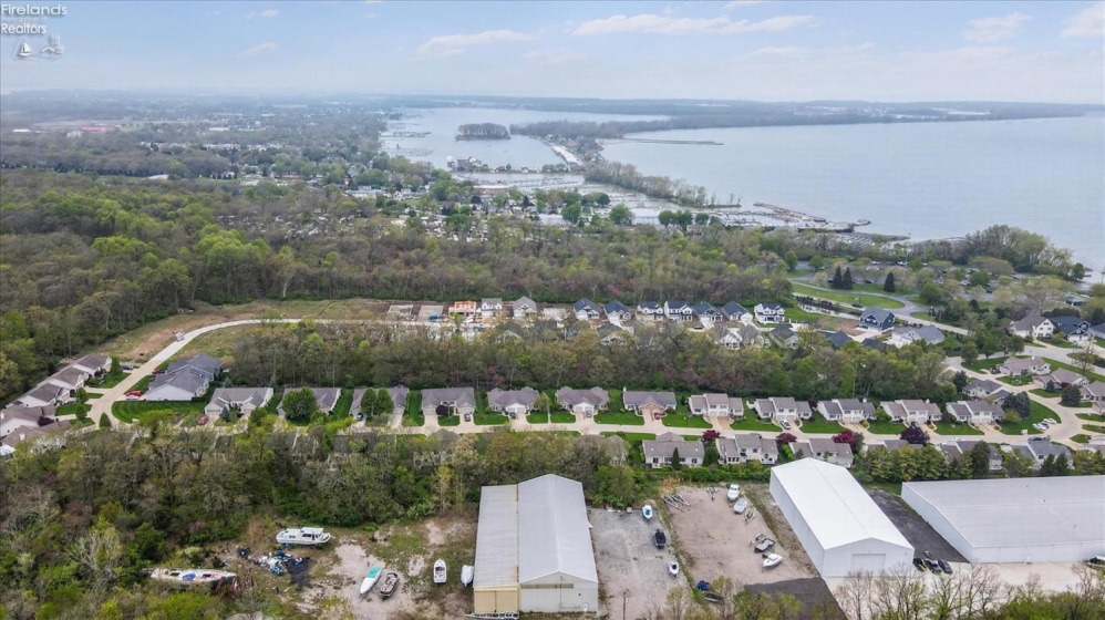 340 Lighthouse Oval, Marblehead, 43440, 2 Bedrooms Bedrooms, ,2 BathroomsBathrooms,Residential,For Sale,Lighthouse Oval,20261037