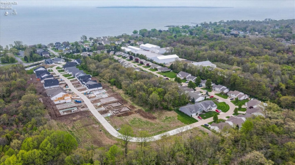 340 Lighthouse Oval, Marblehead, 43440, 2 Bedrooms Bedrooms, ,2 BathroomsBathrooms,Residential,For Sale,Lighthouse Oval,20261037