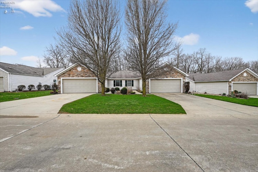 340 Lighthouse Oval, Marblehead, 43440, 2 Bedrooms Bedrooms, ,2 BathroomsBathrooms,Residential,For Sale,Lighthouse Oval,20261037