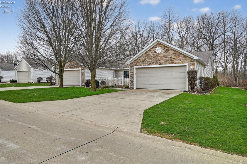 340 Lighthouse Oval, Marblehead, 43440, 2 Bedrooms Bedrooms, ,2 BathroomsBathrooms,Residential,For Sale,Lighthouse Oval,20261037