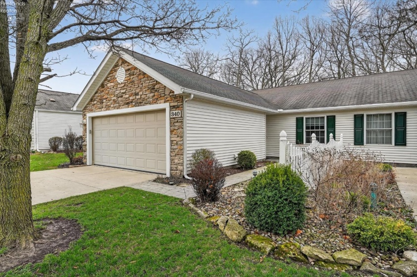 340 Lighthouse Oval, Marblehead, 43440, 2 Bedrooms Bedrooms, ,2 BathroomsBathrooms,Residential,For Sale,Lighthouse Oval,20261037