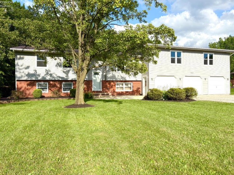 1007 Overlook Drive, Willard, 44890, 4 Bedrooms Bedrooms, ,2 BathroomsBathrooms,Residential,For Sale,Overlook,20261042