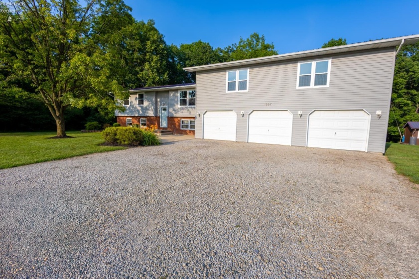 1007 Overlook Drive, Willard, 44890, 4 Bedrooms Bedrooms, ,2 BathroomsBathrooms,Residential,For Sale,Overlook,20261042