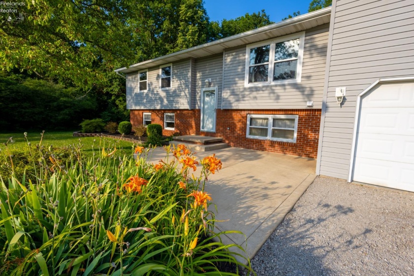 1007 Overlook Drive, Willard, 44890, 4 Bedrooms Bedrooms, ,2 BathroomsBathrooms,Residential,For Sale,Overlook,20261042