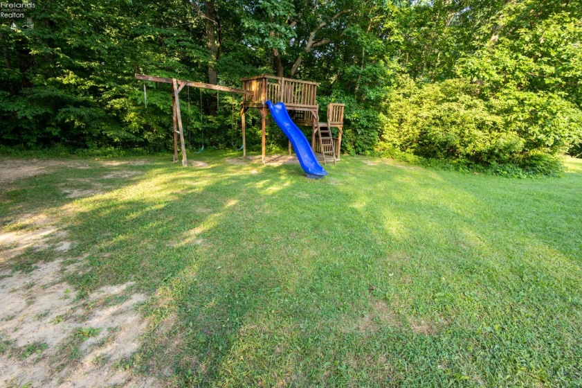 1007 Overlook Drive, Willard, 44890, 4 Bedrooms Bedrooms, ,2 BathroomsBathrooms,Residential,For Sale,Overlook,20261042