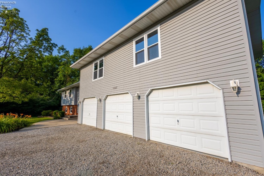 1007 Overlook Drive, Willard, 44890, 4 Bedrooms Bedrooms, ,2 BathroomsBathrooms,Residential,For Sale,Overlook,20261042