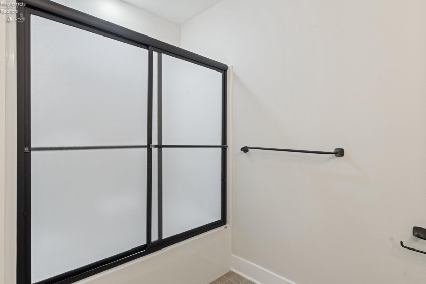 29 Beach Street, Port Clinton, 43452, 3 Bedrooms Bedrooms, ,3 BathroomsBathrooms,Residential,For Sale,Beach,20261046