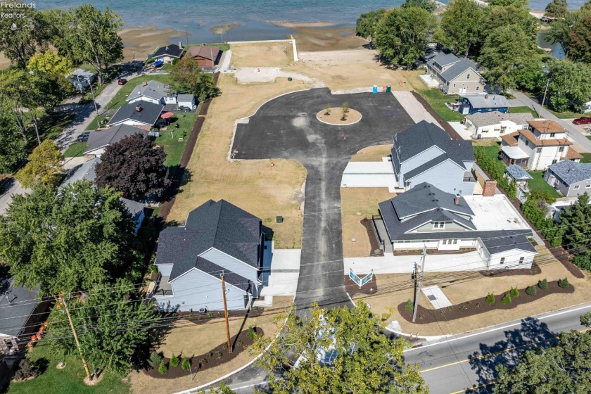 35 Beach Street, Port Clinton, 43452, 3 Bedrooms Bedrooms, ,3 BathroomsBathrooms,Residential,For Sale,Beach,20261047