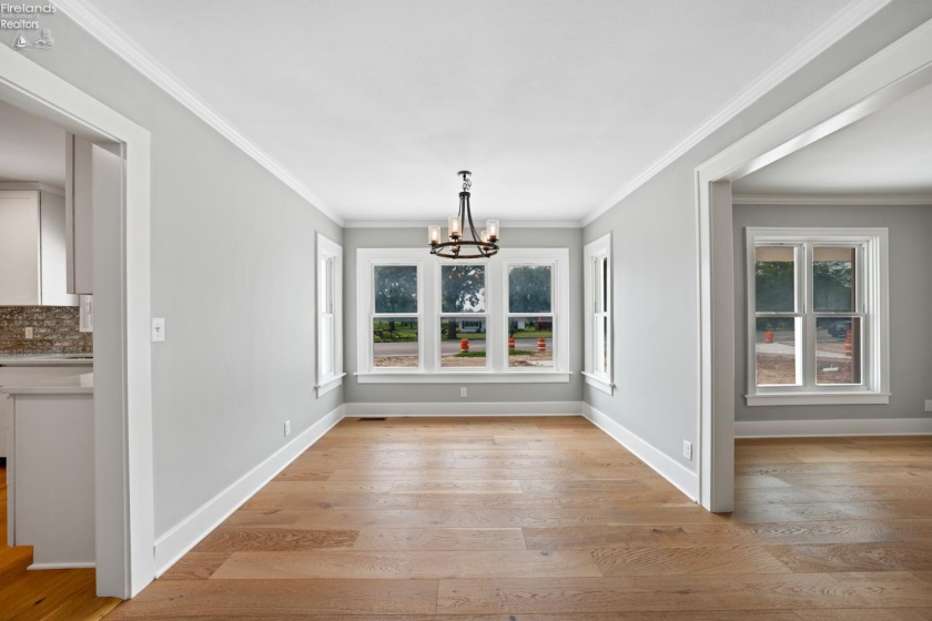 19 Beach Street, Port Clinton, 43452, 4 Bedrooms Bedrooms, ,3 BathroomsBathrooms,Residential,For Sale,Beach,20261048