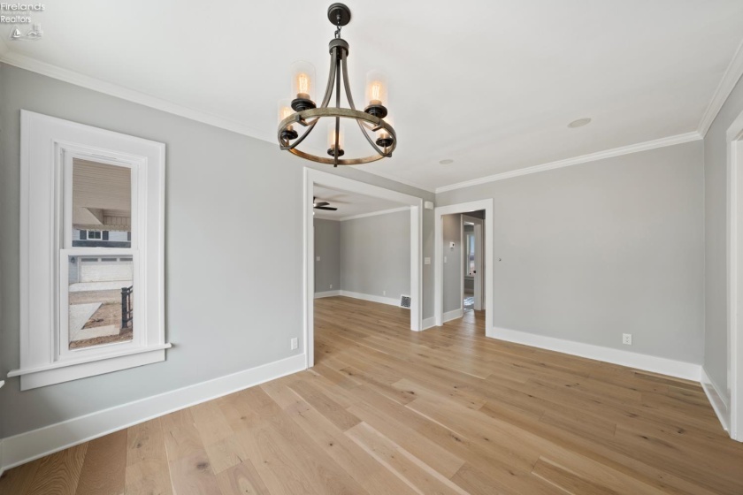 19 Beach Street, Port Clinton, 43452, 4 Bedrooms Bedrooms, ,3 BathroomsBathrooms,Residential,For Sale,Beach,20261048