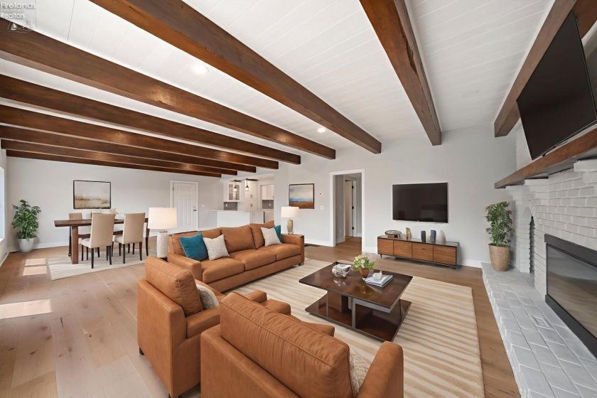 19 Beach Street, Port Clinton, 43452, 4 Bedrooms Bedrooms, ,3 BathroomsBathrooms,Residential,For Sale,Beach,20261048