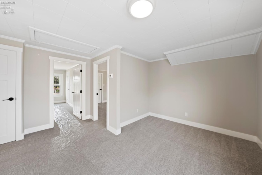 19 Beach Street, Port Clinton, 43452, 4 Bedrooms Bedrooms, ,3 BathroomsBathrooms,Residential,For Sale,Beach,20261048