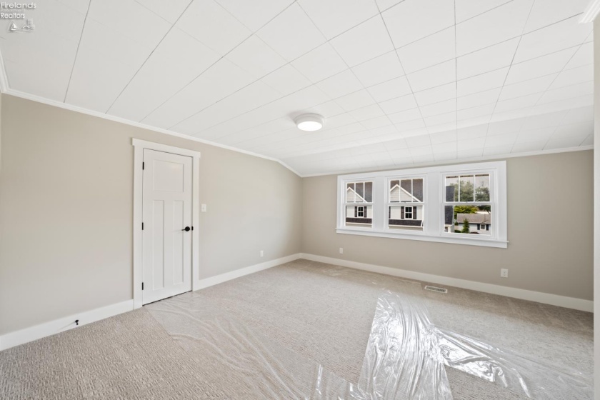 19 Beach Street, Port Clinton, 43452, 4 Bedrooms Bedrooms, ,3 BathroomsBathrooms,Residential,For Sale,Beach,20261048