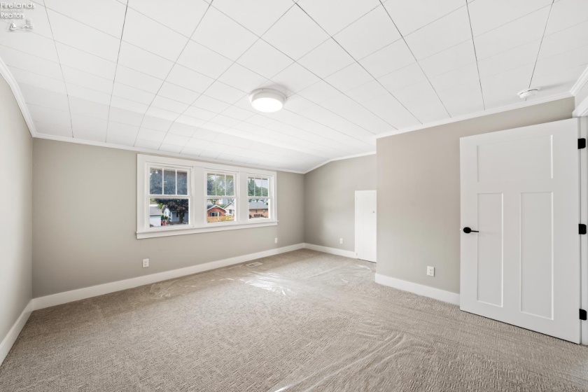 19 Beach Street, Port Clinton, 43452, 4 Bedrooms Bedrooms, ,3 BathroomsBathrooms,Residential,For Sale,Beach,20261048