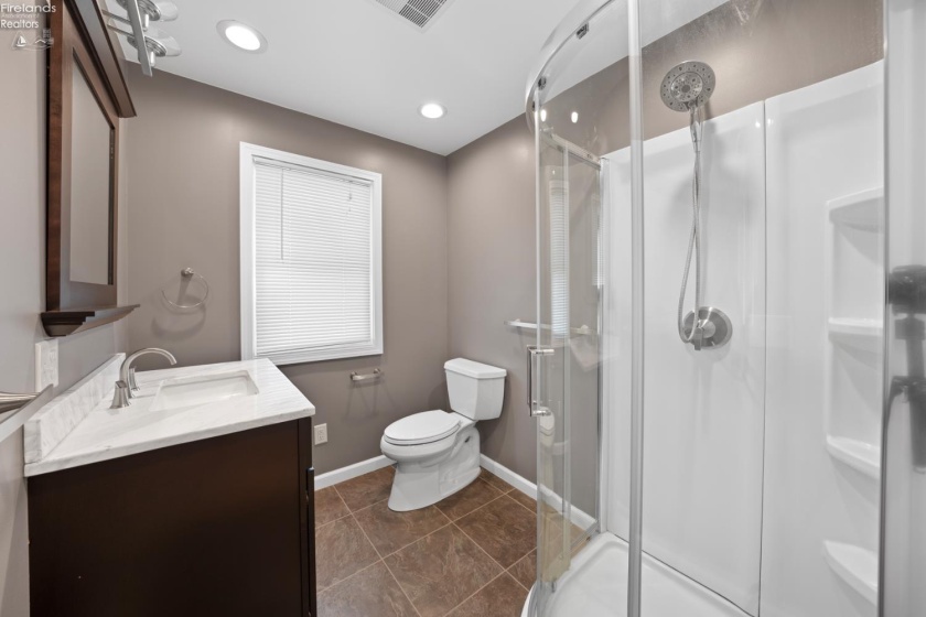 19 Beach Street, Port Clinton, 43452, 4 Bedrooms Bedrooms, ,3 BathroomsBathrooms,Residential,For Sale,Beach,20261048