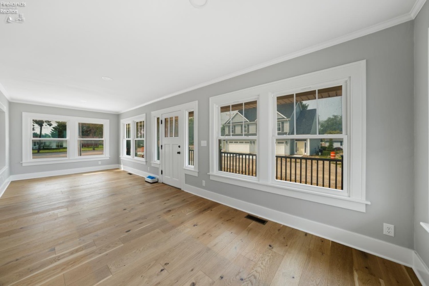 19 Beach Street, Port Clinton, 43452, 4 Bedrooms Bedrooms, ,3 BathroomsBathrooms,Residential,For Sale,Beach,20261048