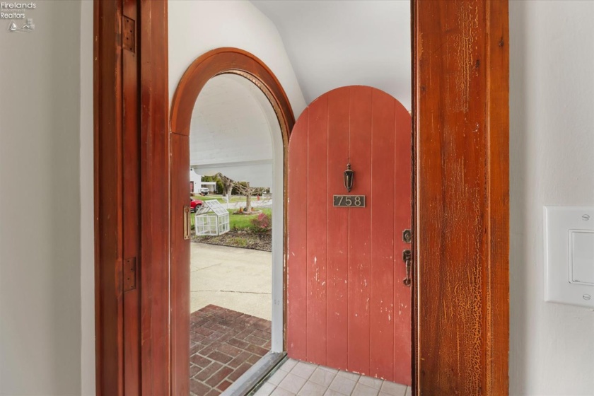 758 Barker Road, Fremont, 43420, 3 Bedrooms Bedrooms, ,2 BathroomsBathrooms,Residential,For Sale,Barker,20261041