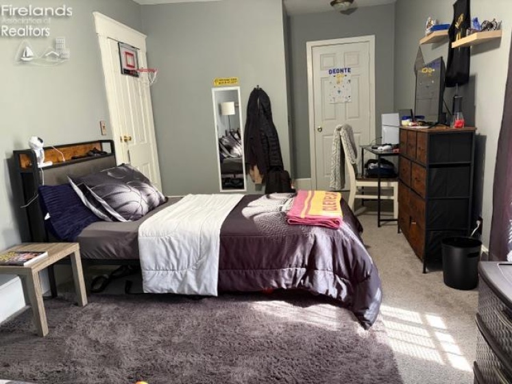 376 E Perry St, Tiffin, 44883, 4 Bedrooms Bedrooms, ,2 BathroomsBathrooms,Residential,For Sale,E Perry St,20260869