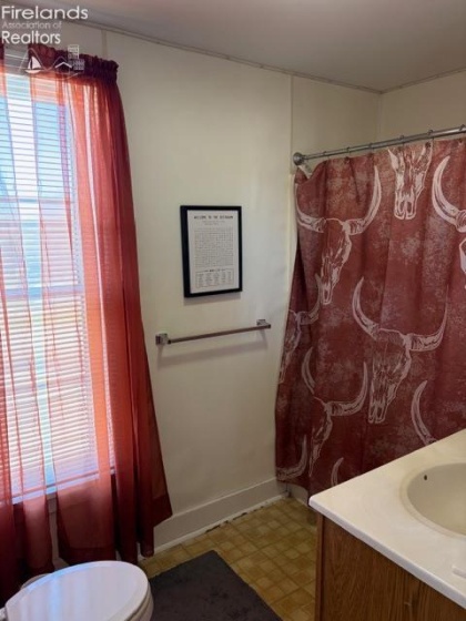 376 E Perry St, Tiffin, 44883, 4 Bedrooms Bedrooms, ,2 BathroomsBathrooms,Residential,For Sale,E Perry St,20260869