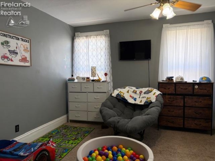 376 E Perry St, Tiffin, 44883, 4 Bedrooms Bedrooms, ,2 BathroomsBathrooms,Residential,For Sale,E Perry St,20260869