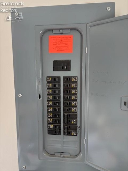 376 E Perry St, Tiffin, 44883, 4 Bedrooms Bedrooms, ,2 BathroomsBathrooms,Residential,For Sale,E Perry St,20260869