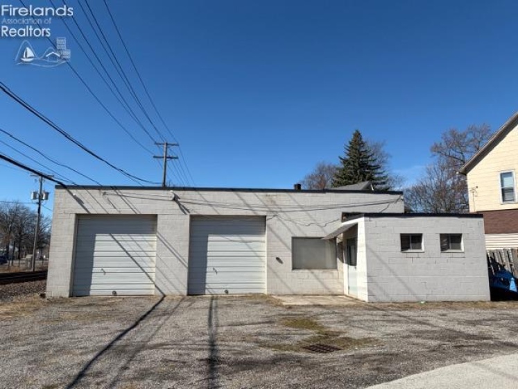 376 E Perry St, Tiffin, 44883, 4 Bedrooms Bedrooms, ,2 BathroomsBathrooms,Residential,For Sale,E Perry St,20260869