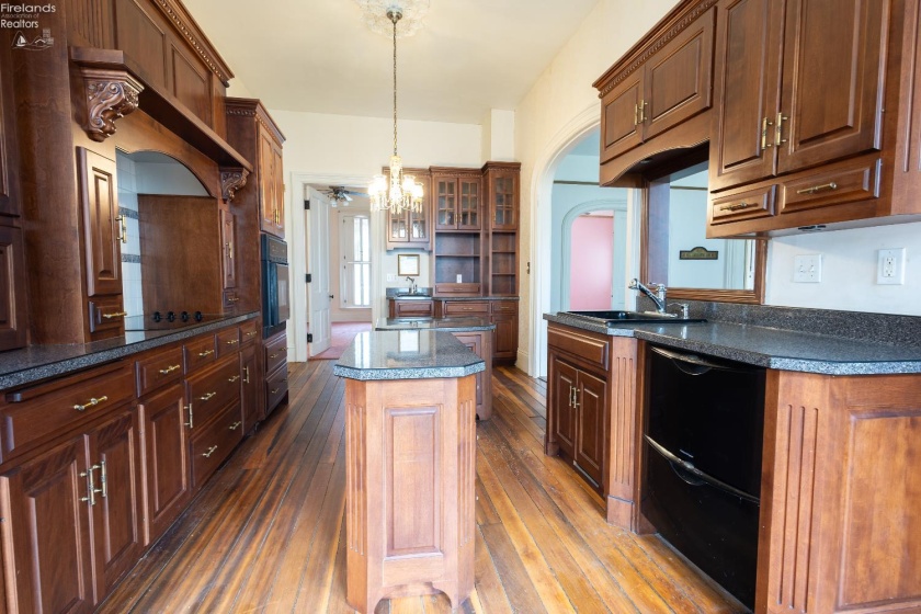 39 South Street, Berlin Heights, 44814, 6 Bedrooms Bedrooms, ,3 BathroomsBathrooms,Residential,For Sale,South,20261063