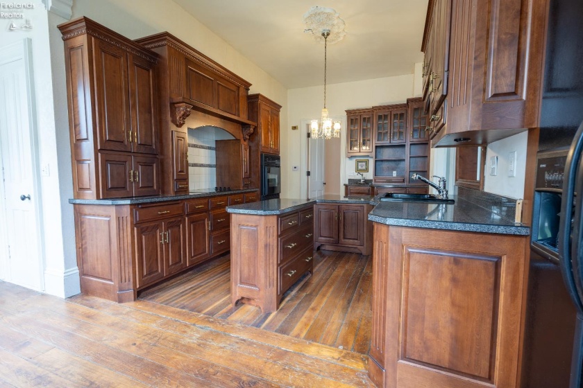 39 South Street, Berlin Heights, 44814, 6 Bedrooms Bedrooms, ,3 BathroomsBathrooms,Residential,For Sale,South,20261063