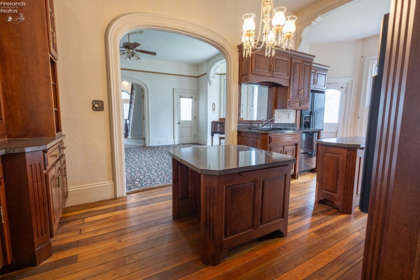 39 South Street, Berlin Heights, 44814, 6 Bedrooms Bedrooms, ,3 BathroomsBathrooms,Residential,For Sale,South,20261063