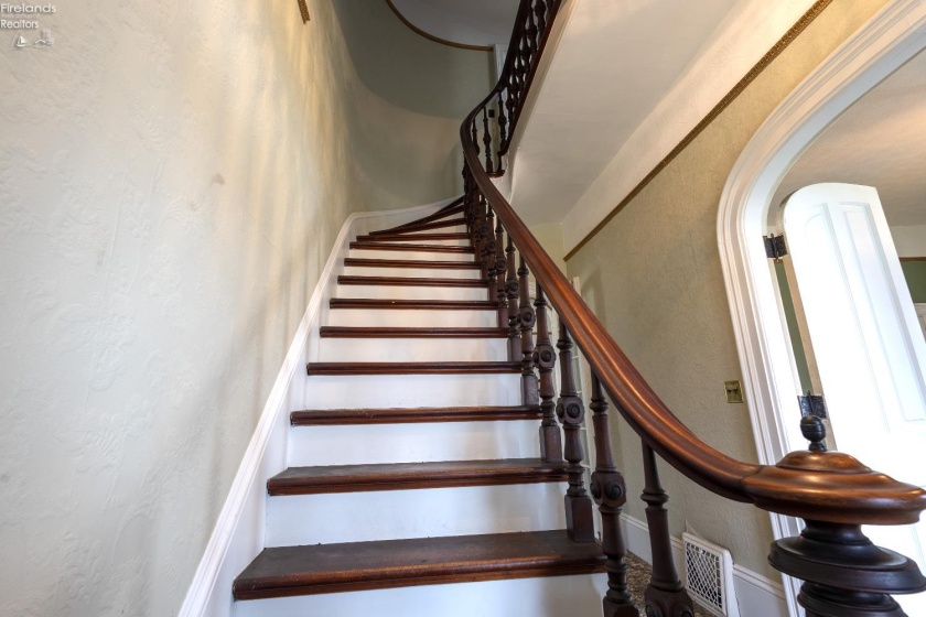 39 South Street, Berlin Heights, 44814, 6 Bedrooms Bedrooms, ,3 BathroomsBathrooms,Residential,For Sale,South,20261063