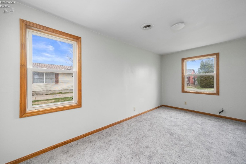 214 Linden Street, Port Clinton, 43452, 3 Bedrooms Bedrooms, ,1 BathroomBathrooms,Residential,For Sale,Linden,20261009