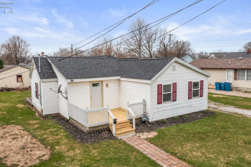 214 Linden Street, Port Clinton, 43452, 3 Bedrooms Bedrooms, ,1 BathroomBathrooms,Residential,For Sale,Linden,20261009