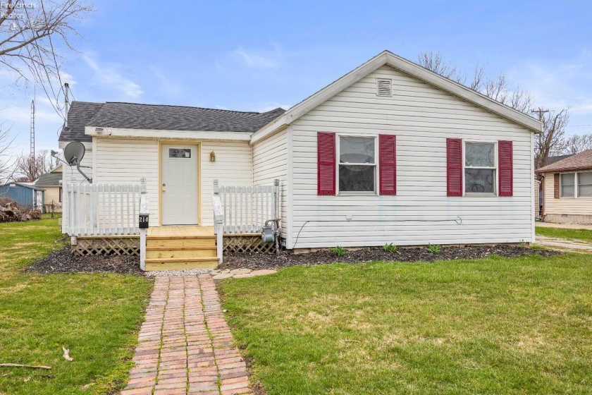 214 Linden Street, Port Clinton, 43452, 3 Bedrooms Bedrooms, ,1 BathroomBathrooms,Residential,For Sale,Linden,20261009