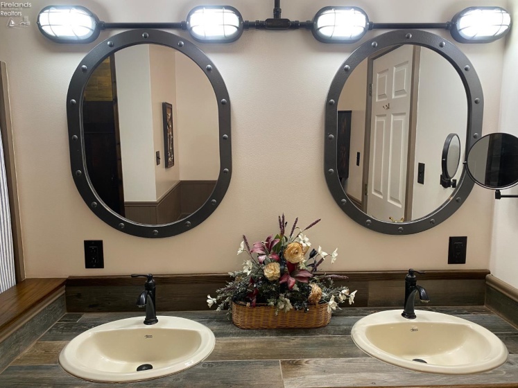 218 VanMeter Drive, Tiffin, 44883, 3 Bedrooms Bedrooms, ,2 BathroomsBathrooms,Residential,For Sale,VanMeter,20261035