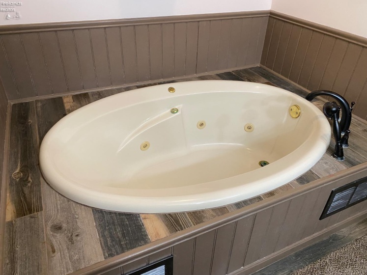 218 VanMeter Drive, Tiffin, 44883, 3 Bedrooms Bedrooms, ,2 BathroomsBathrooms,Residential,For Sale,VanMeter,20261035