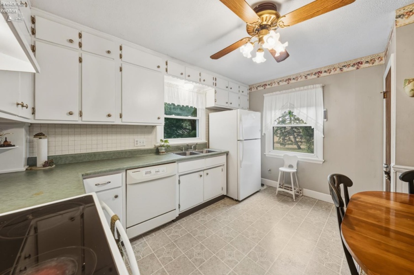 360 Bridge Road, Marblehead, 43440, 4 Bedrooms Bedrooms, ,2 BathroomsBathrooms,Residential,For Sale,Bridge,20254591