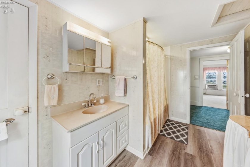 360 Bridge Road, Marblehead, 43440, 4 Bedrooms Bedrooms, ,2 BathroomsBathrooms,Residential,For Sale,Bridge,20254591