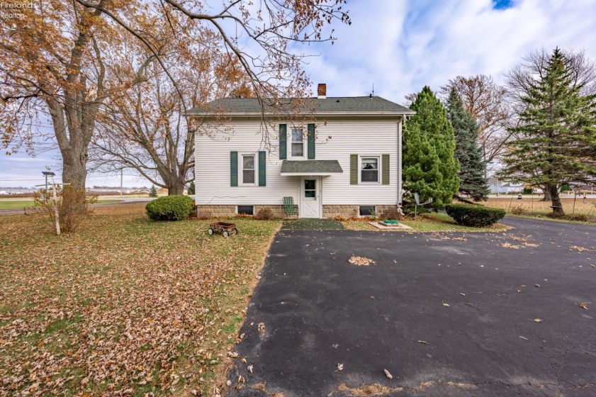 360 Bridge Road, Marblehead, 43440, 4 Bedrooms Bedrooms, ,2 BathroomsBathrooms,Residential,For Sale,Bridge,20254591