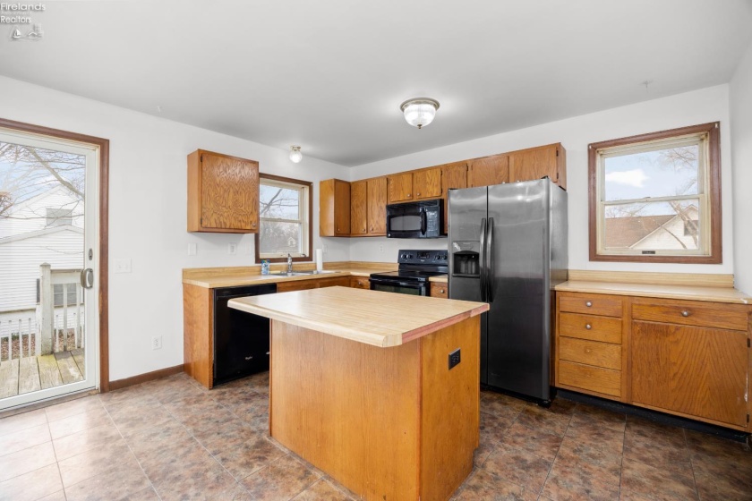 402 Snow Court, Sandusky, 44870, 3 Bedrooms Bedrooms, ,2 BathroomsBathrooms,Residential,For Sale,Snow,20261079