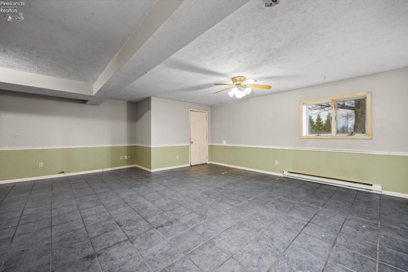 402 Snow Court, Sandusky, 44870, 3 Bedrooms Bedrooms, ,2 BathroomsBathrooms,Residential,For Sale,Snow,20261079