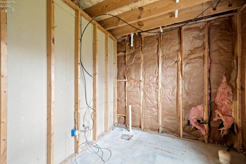 402 Snow Court, Sandusky, 44870, 3 Bedrooms Bedrooms, ,2 BathroomsBathrooms,Residential,For Sale,Snow,20261079