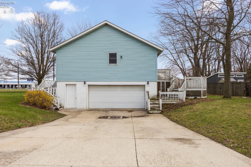 402 Snow Court, Sandusky, 44870, 3 Bedrooms Bedrooms, ,2 BathroomsBathrooms,Residential,For Sale,Snow,20261079