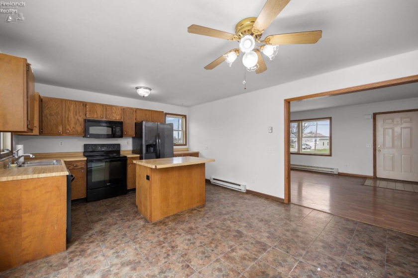 402 Snow Court, Sandusky, 44870, 3 Bedrooms Bedrooms, ,2 BathroomsBathrooms,Residential,For Sale,Snow,20261079