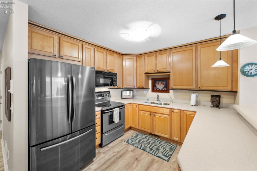 10654 Bayshore Road, Marblehead, 43440, 4 Bedrooms Bedrooms, ,5 BathroomsBathrooms,Residential,For Sale,Bayshore,20261068