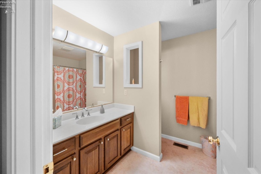 10654 Bayshore Road, Marblehead, 43440, 4 Bedrooms Bedrooms, ,5 BathroomsBathrooms,Residential,For Sale,Bayshore,20261068