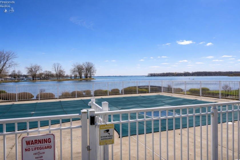 10654 Bayshore Road, Marblehead, 43440, 4 Bedrooms Bedrooms, ,5 BathroomsBathrooms,Residential,For Sale,Bayshore,20261068