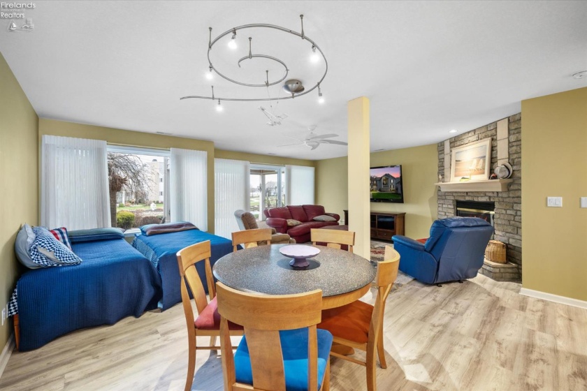 10654 Bayshore Road, Marblehead, 43440, 4 Bedrooms Bedrooms, ,5 BathroomsBathrooms,Residential,For Sale,Bayshore,20261068