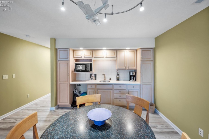 10654 Bayshore Road, Marblehead, 43440, 4 Bedrooms Bedrooms, ,5 BathroomsBathrooms,Residential,For Sale,Bayshore,20261068